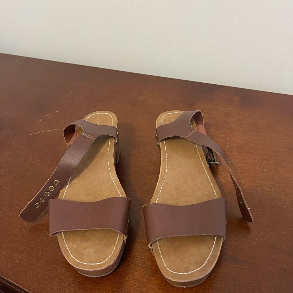 American Eagle heels